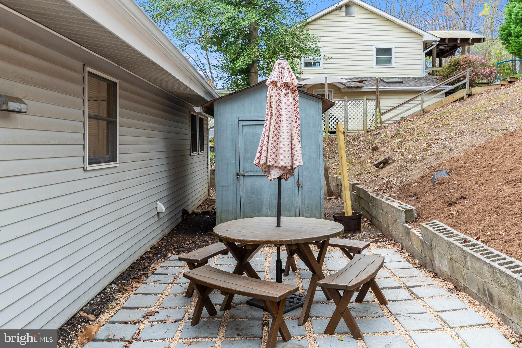 435 Walnut Dr