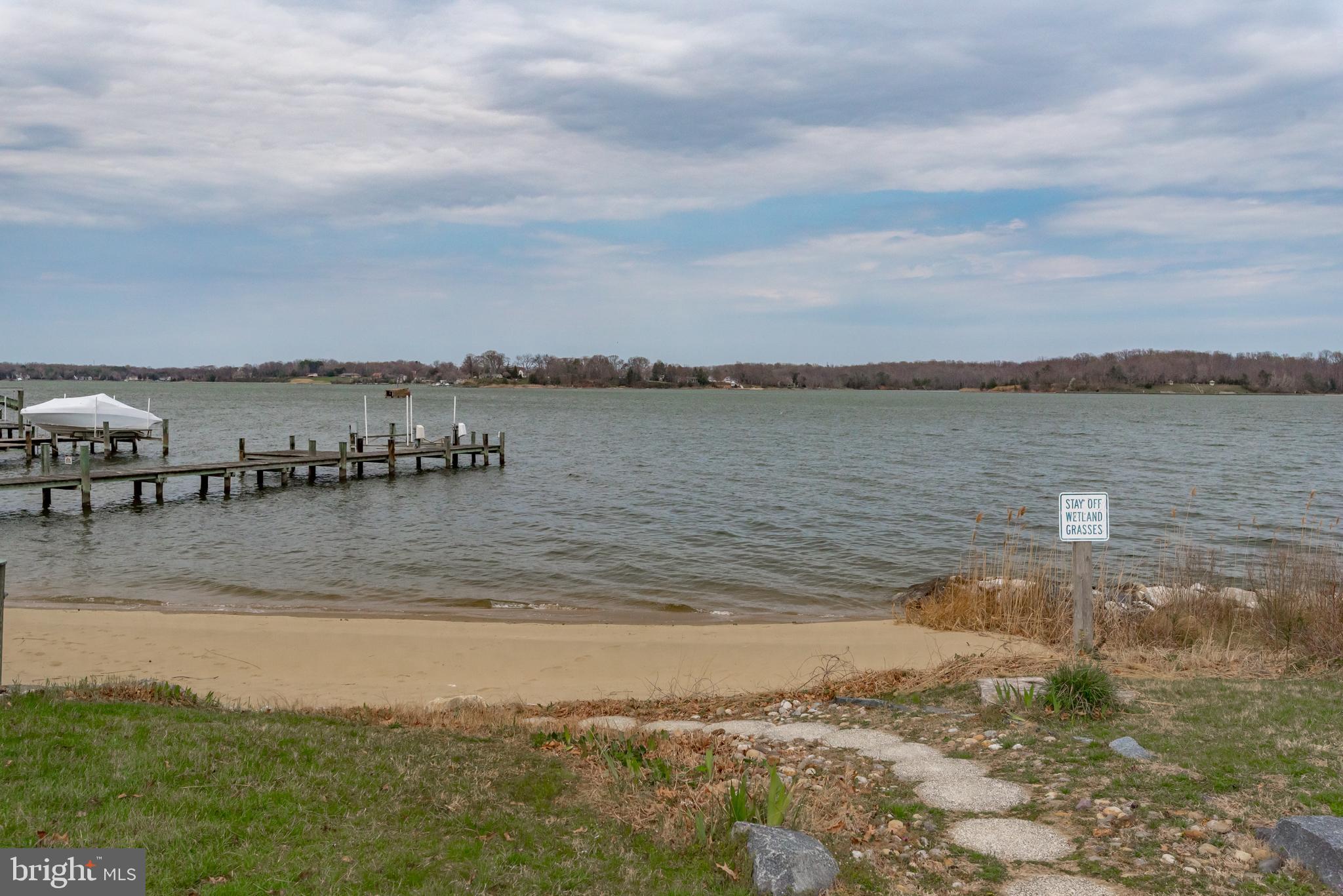 435 Walnut Dr