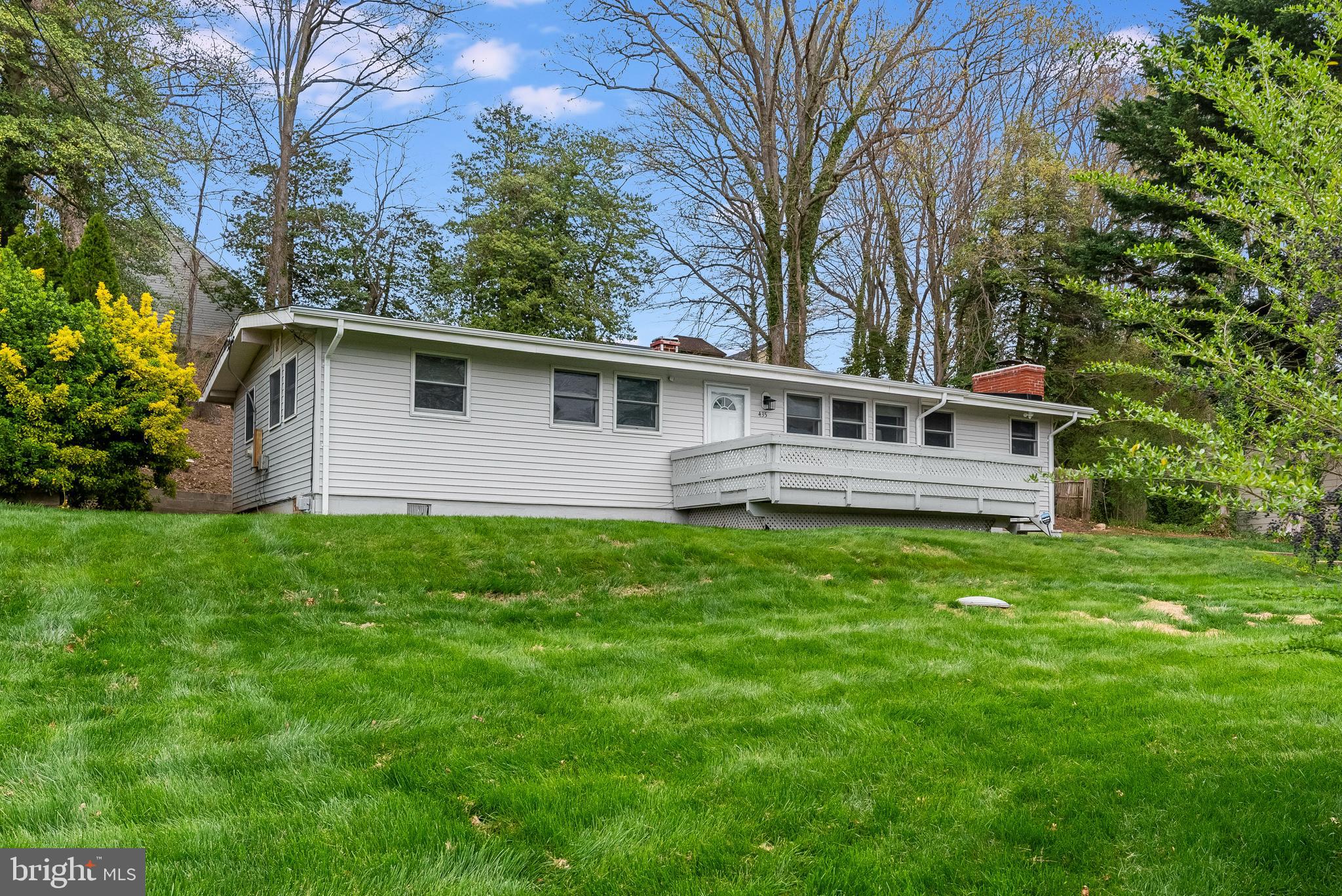 435 Walnut Dr
