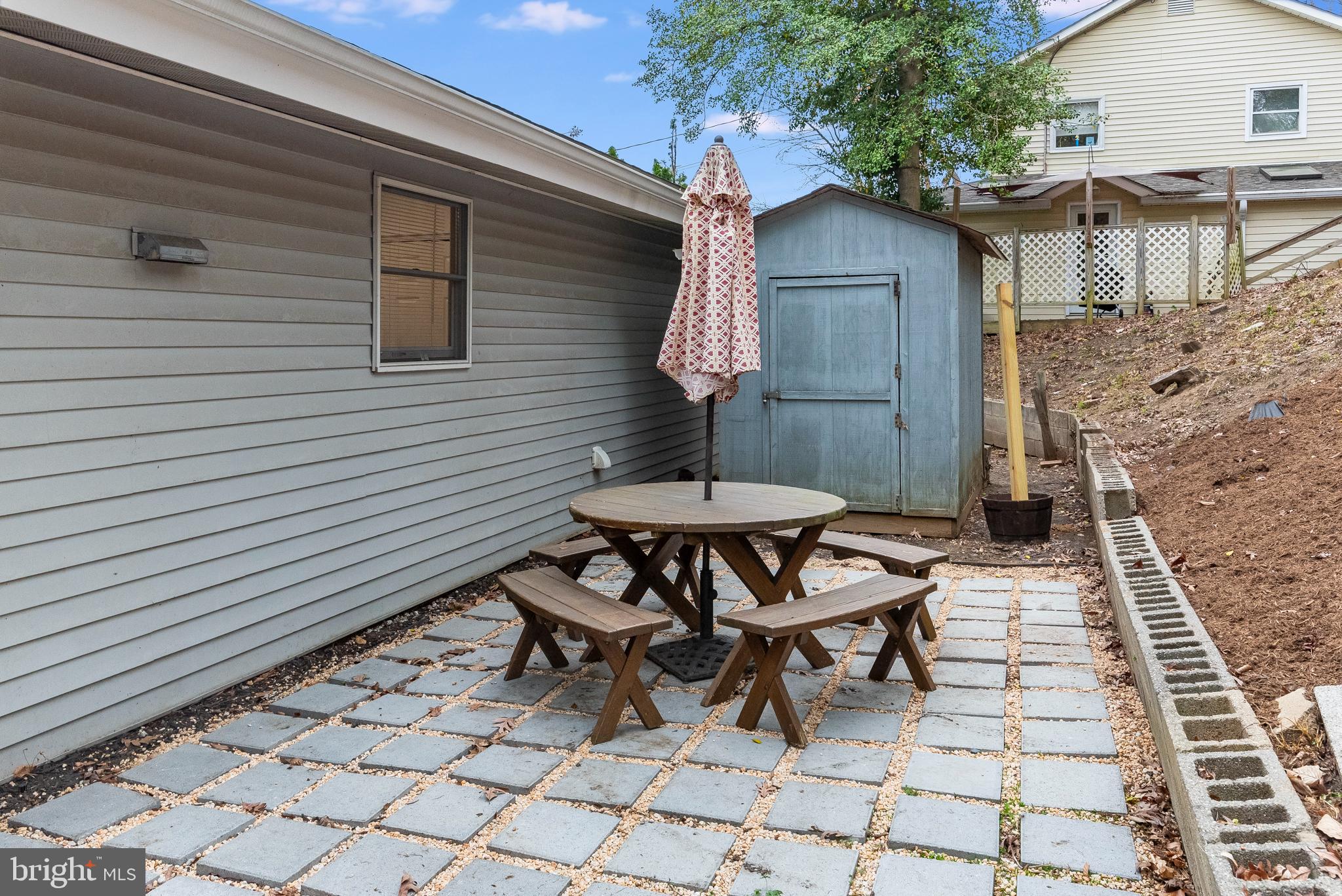 435 Walnut Dr