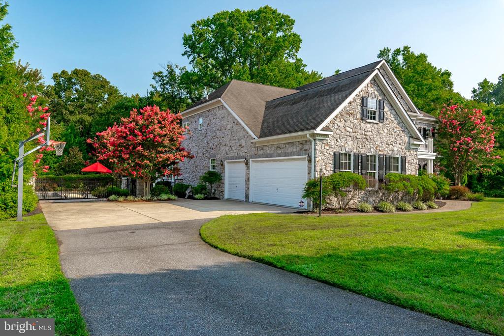 1416 Paddocks Ct