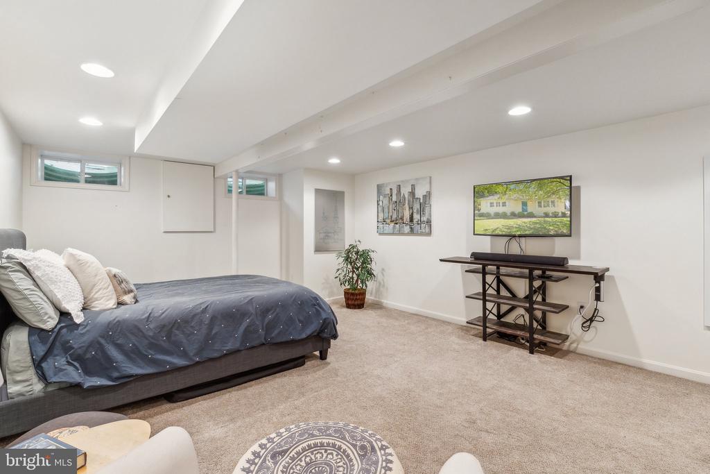111 Groh Ln