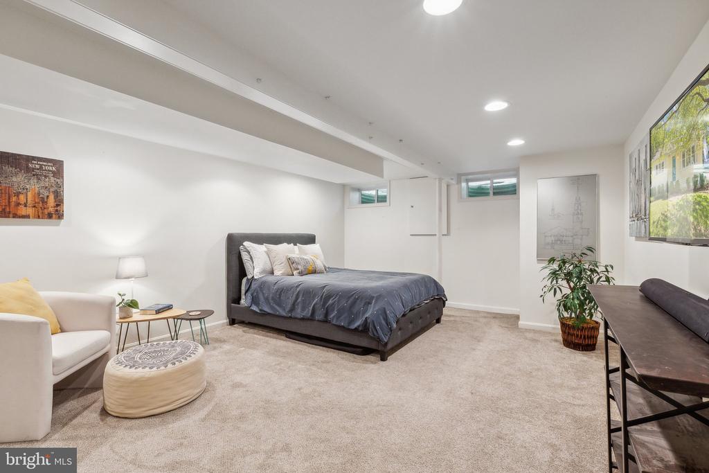 111 Groh Ln