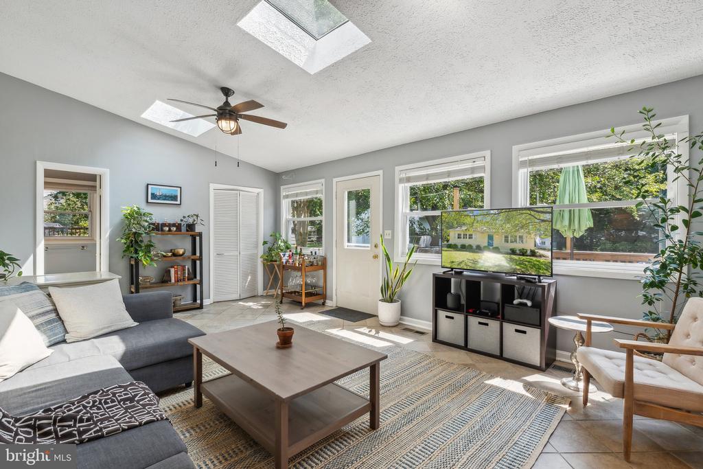 111 Groh Ln