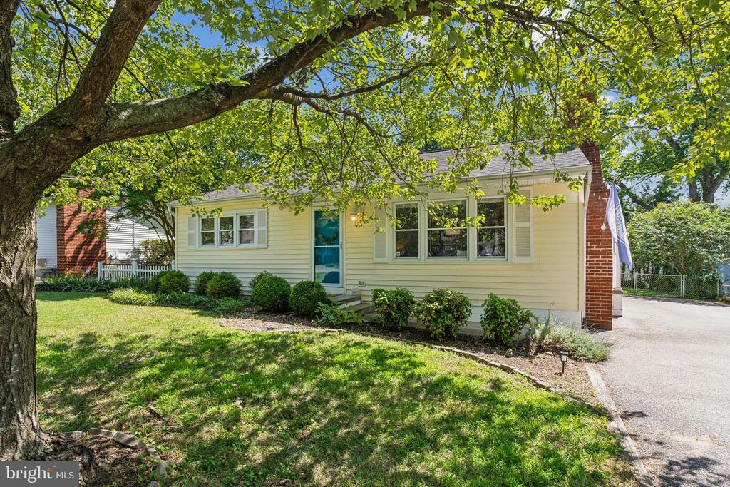 111 Groh Ln