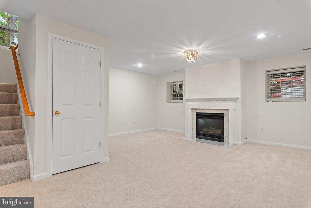 601 Puritan Ct