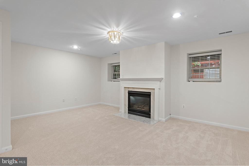 601 Puritan Ct