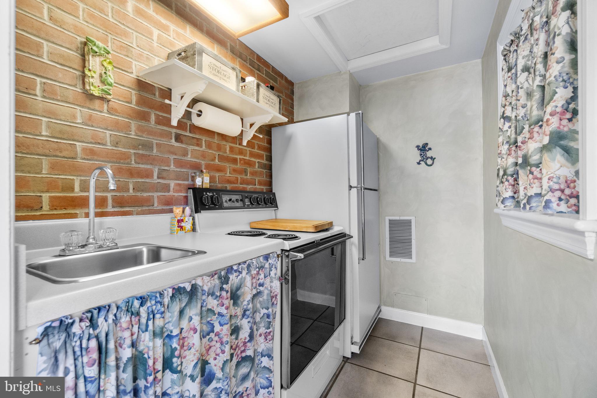 115 Spa Dr