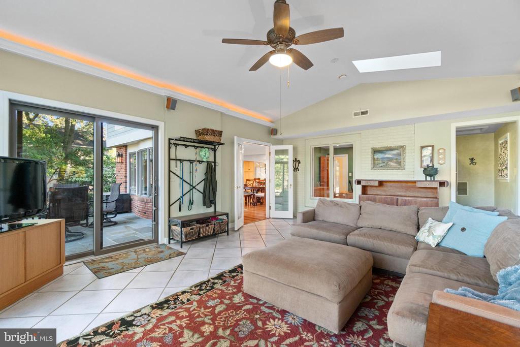 115 Spa Dr
