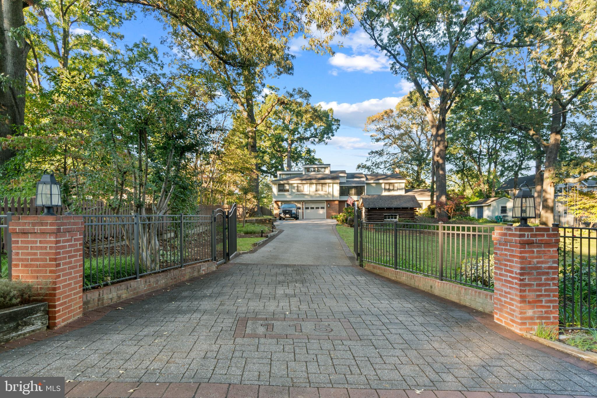 115 Spa Dr
