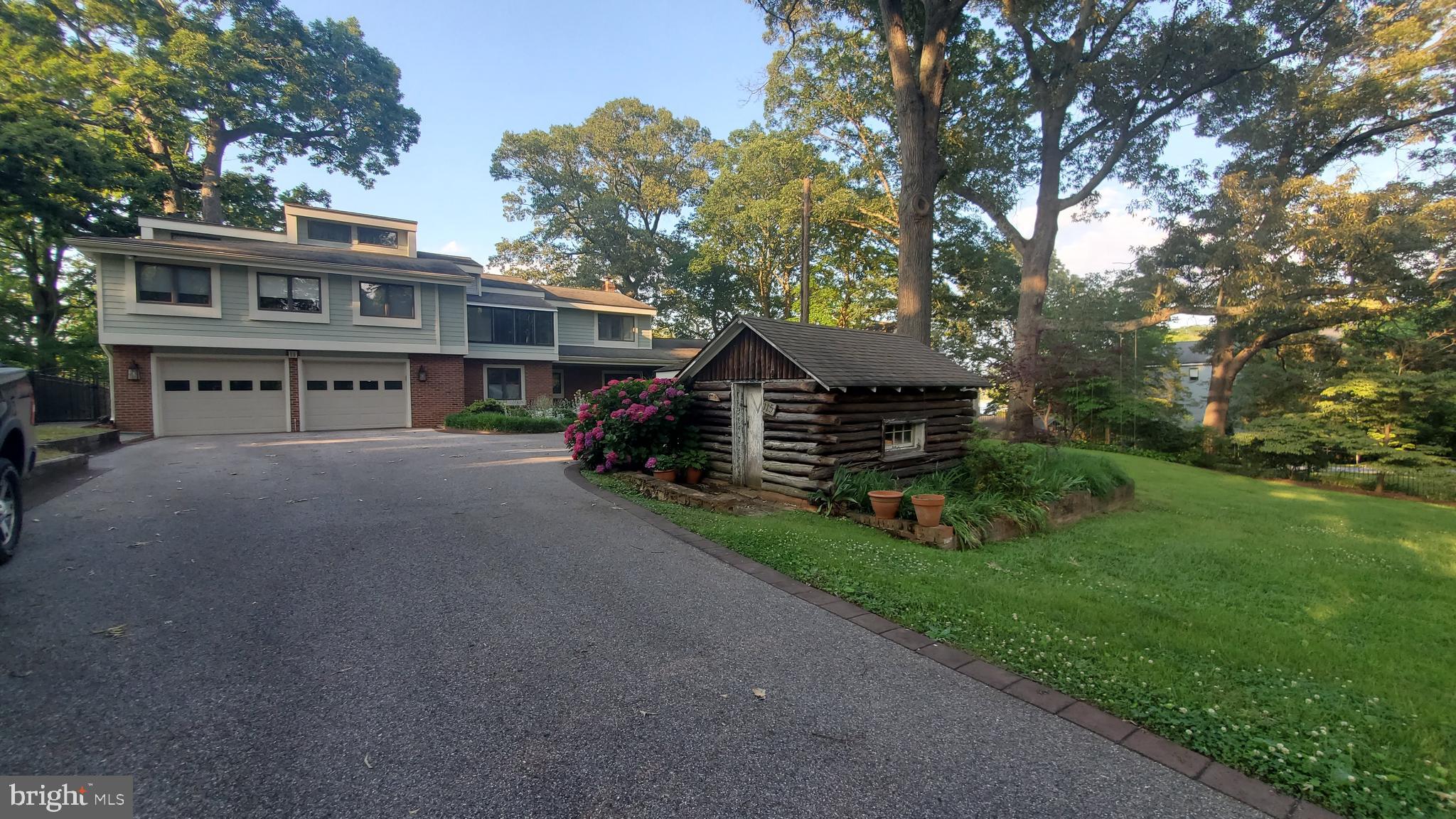 115 Spa Dr