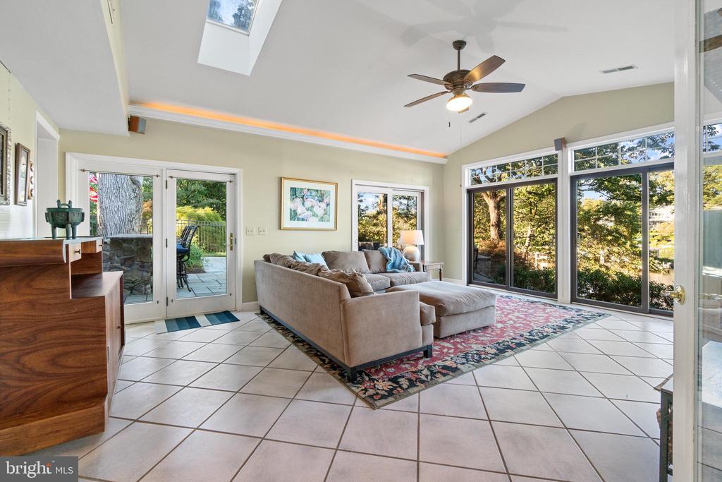 115 Spa Dr