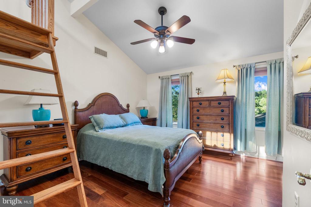 115 Spa Dr