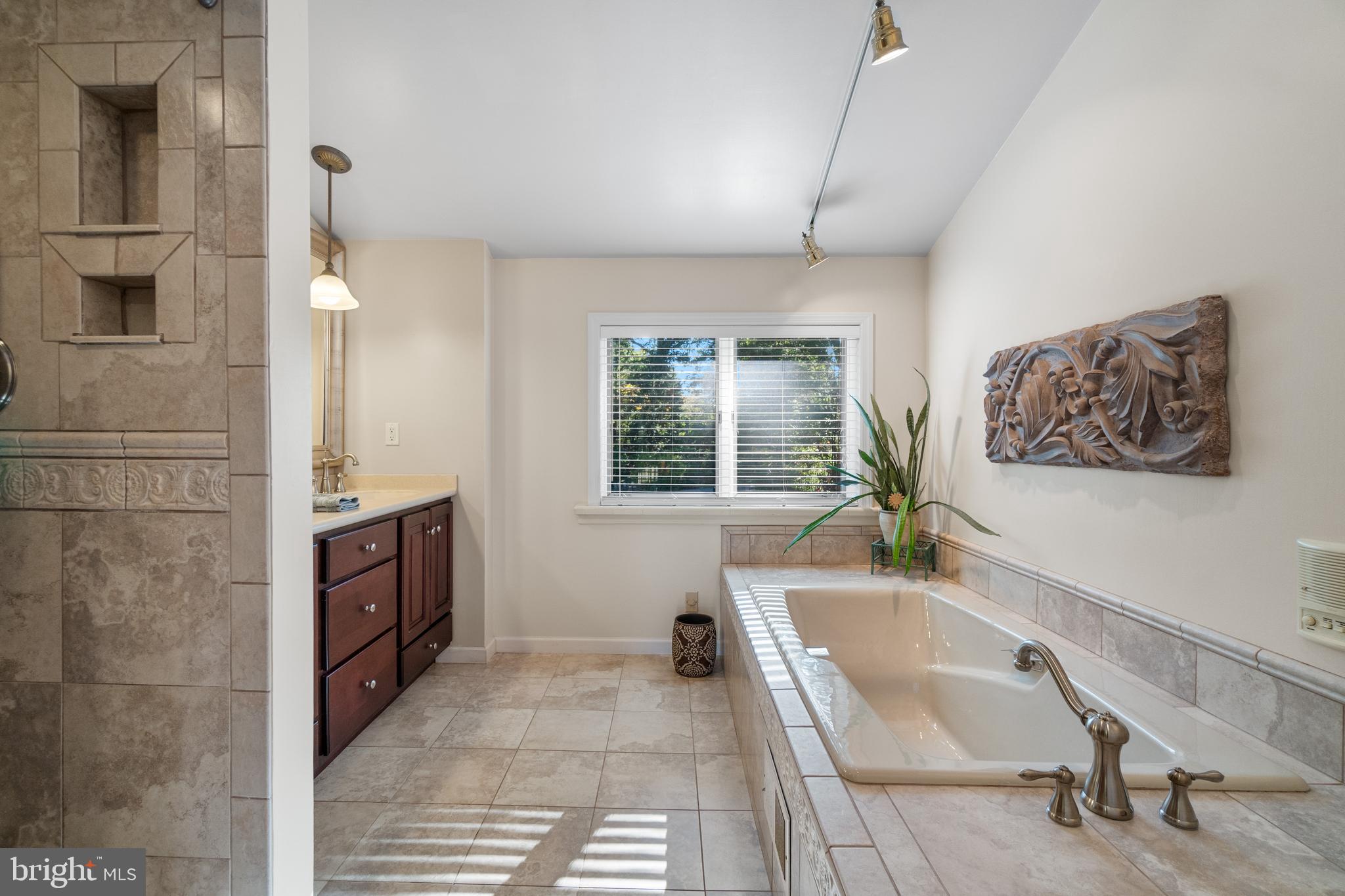 115 Spa Dr