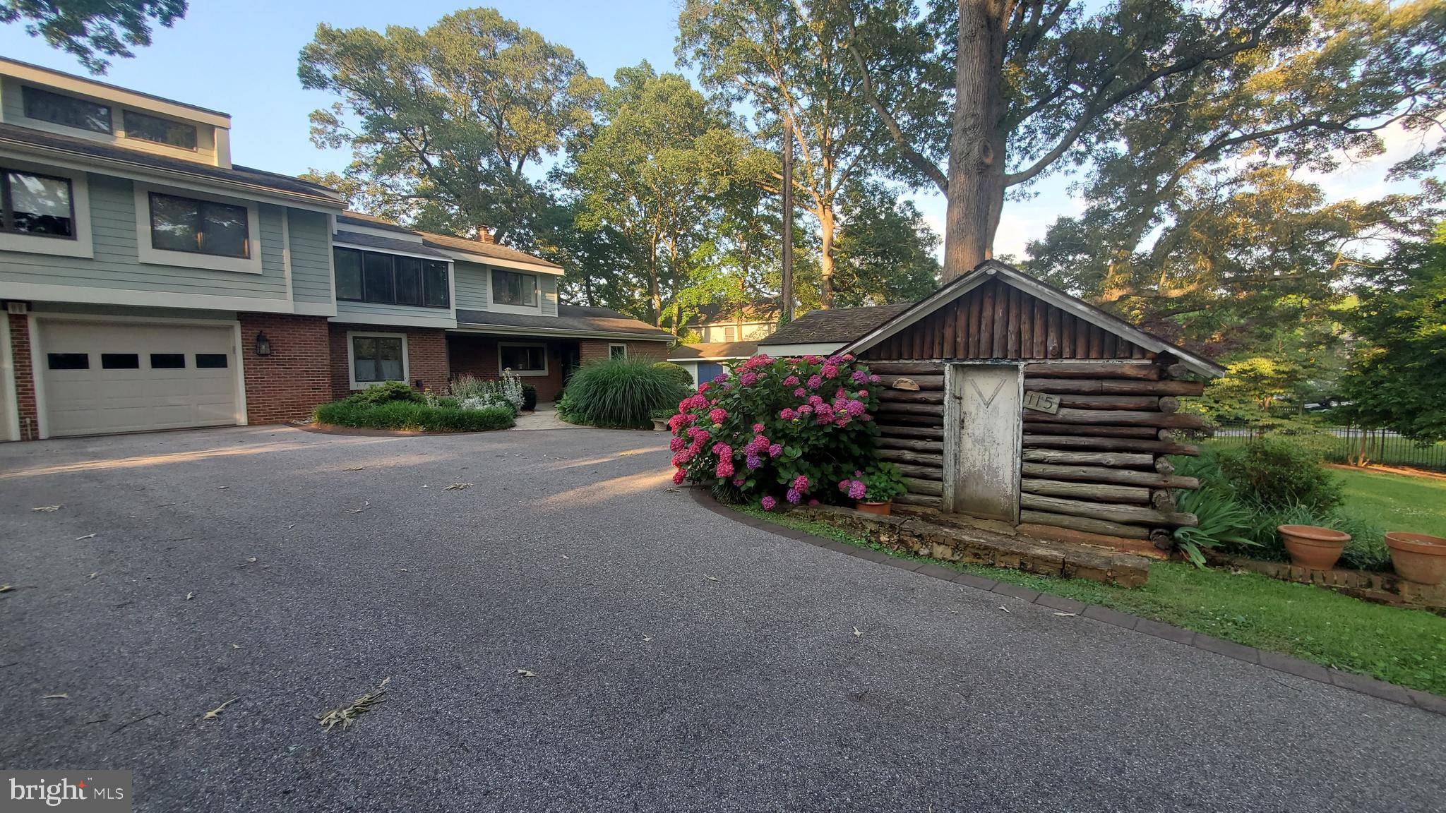 115 Spa Dr