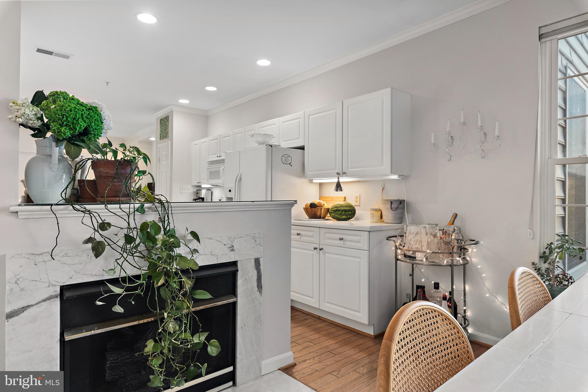 2002 PEGGY STEWART WAY #203