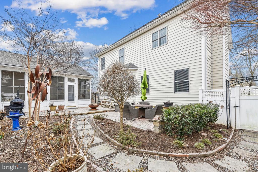 2 Danielle Ct