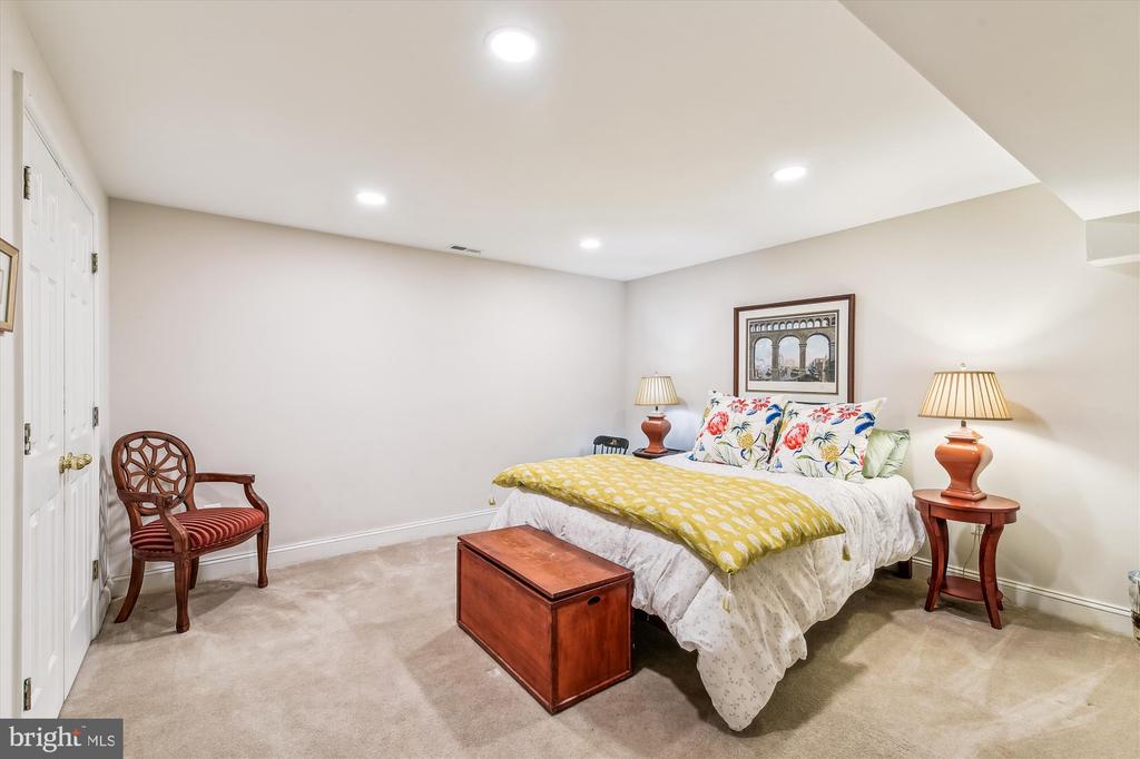 2 Danielle Ct