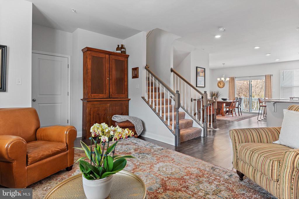 321 Bright Light Ct
