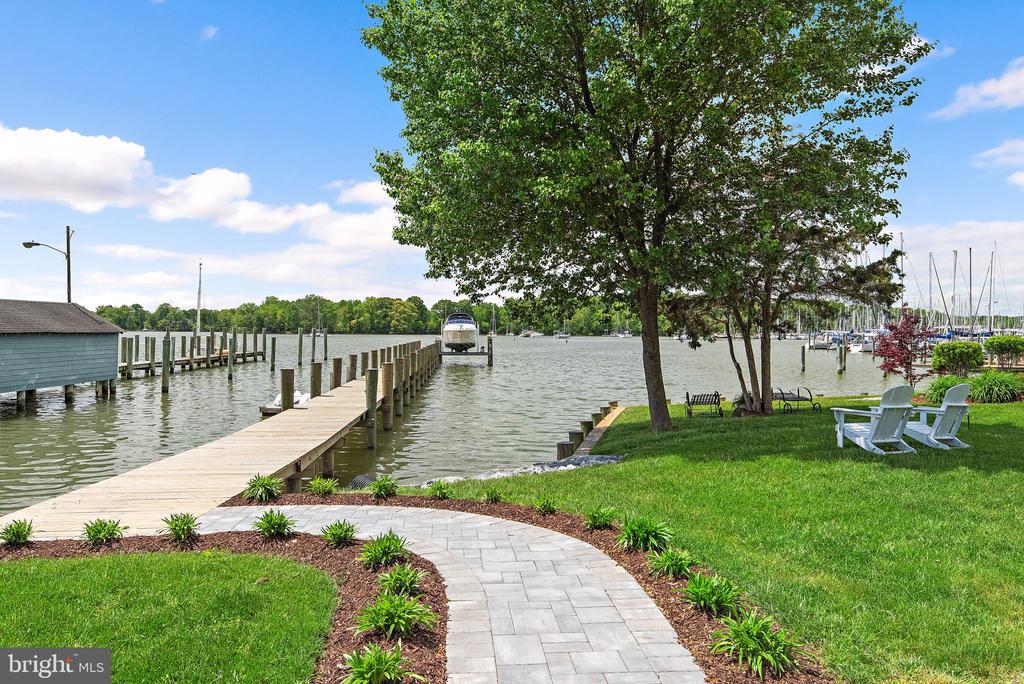 4929 Chalk Point Rd