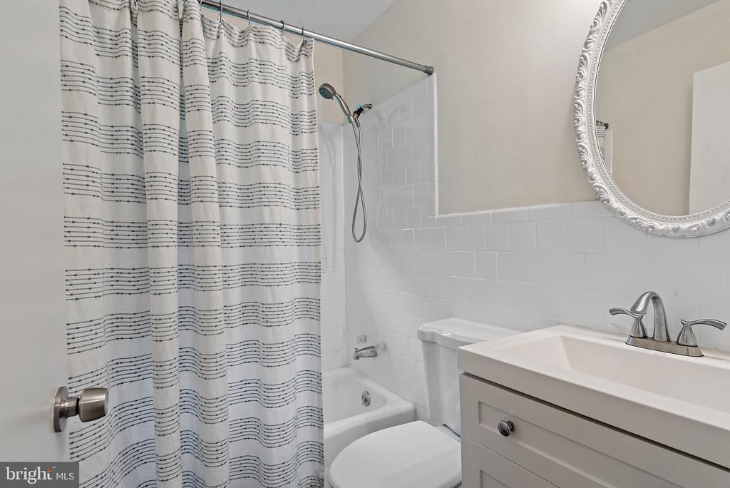 1808 Bay Ridge Ave