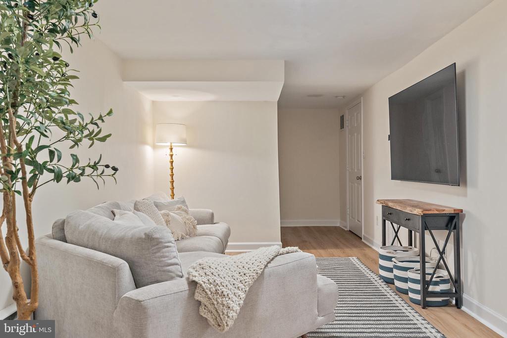 1808 Bay Ridge Ave