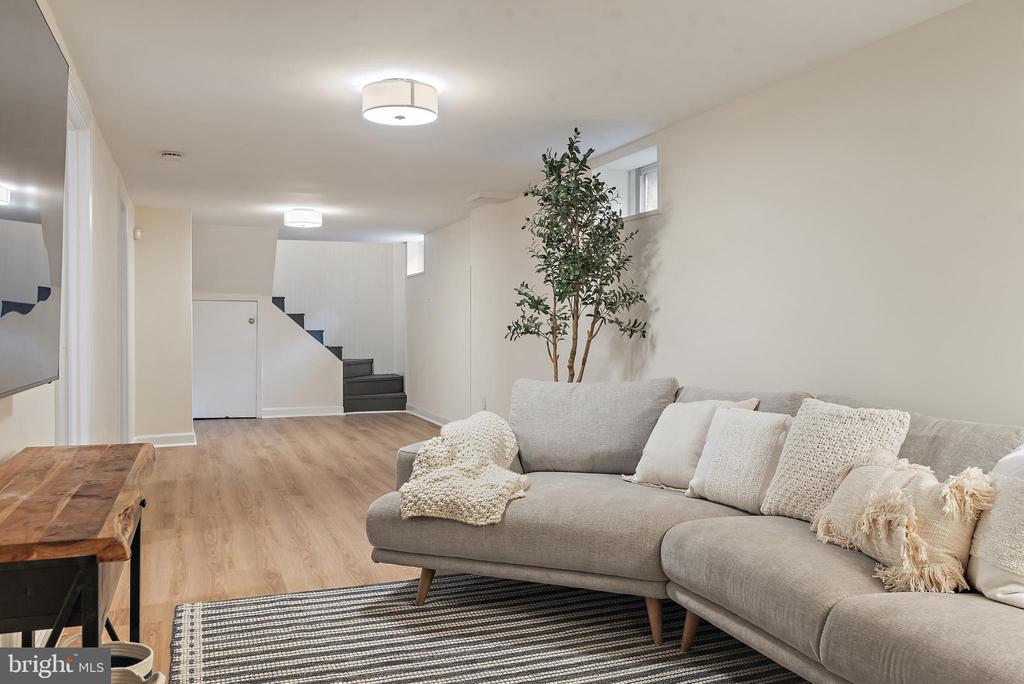 1808 Bay Ridge Ave