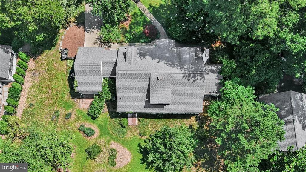 215 Wardour Dr