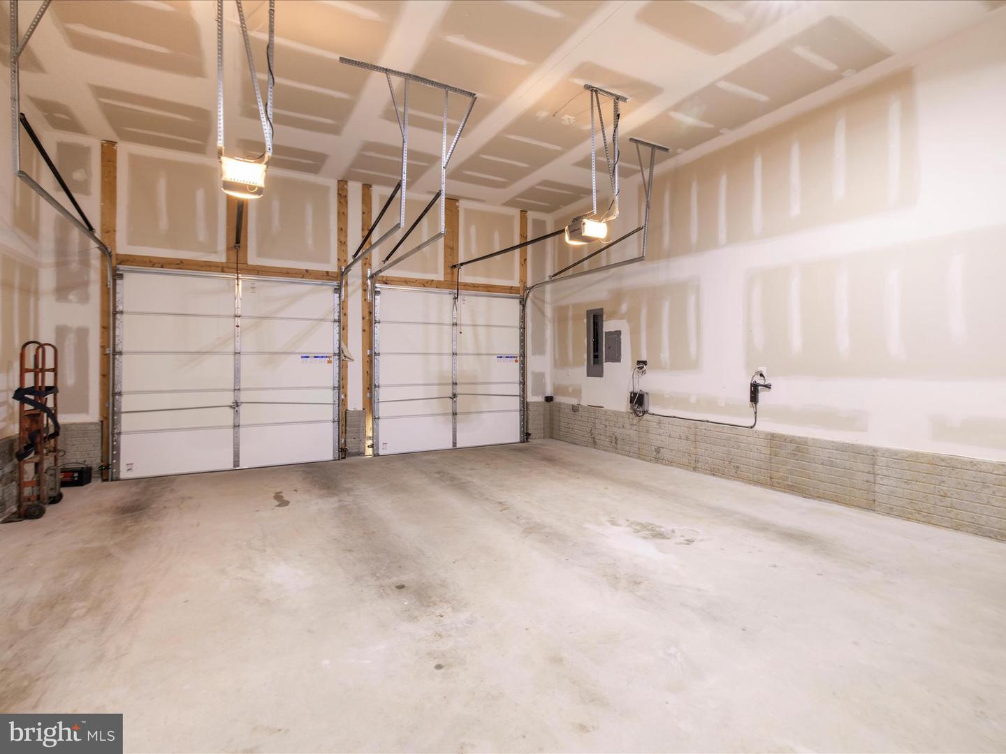 8370 Brookwood Rd