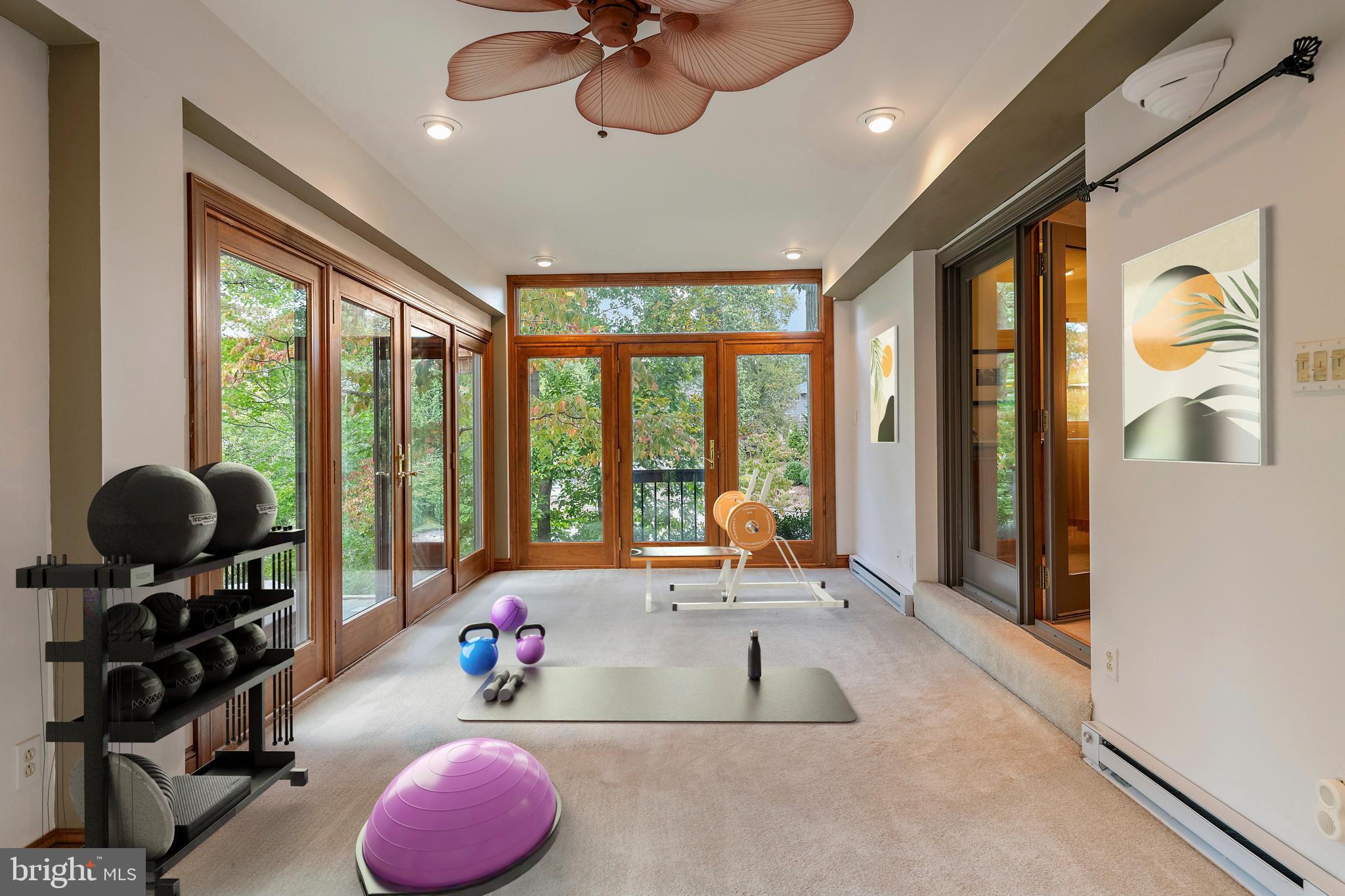1534 CIRCLE DRIVE