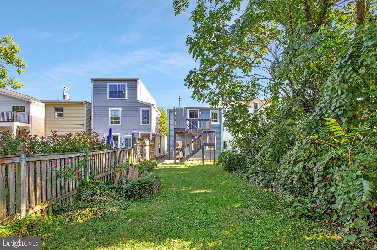 320 CHESTER AVENUE