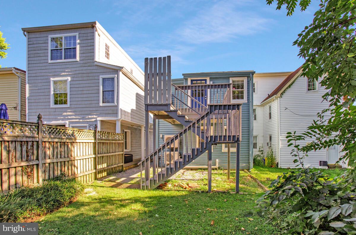 320 CHESTER AVENUE