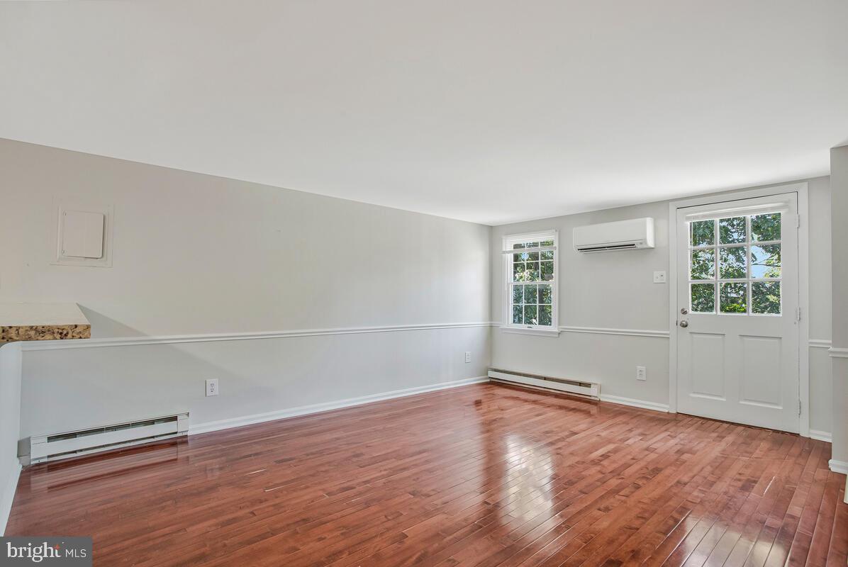 320 CHESTER AVENUE