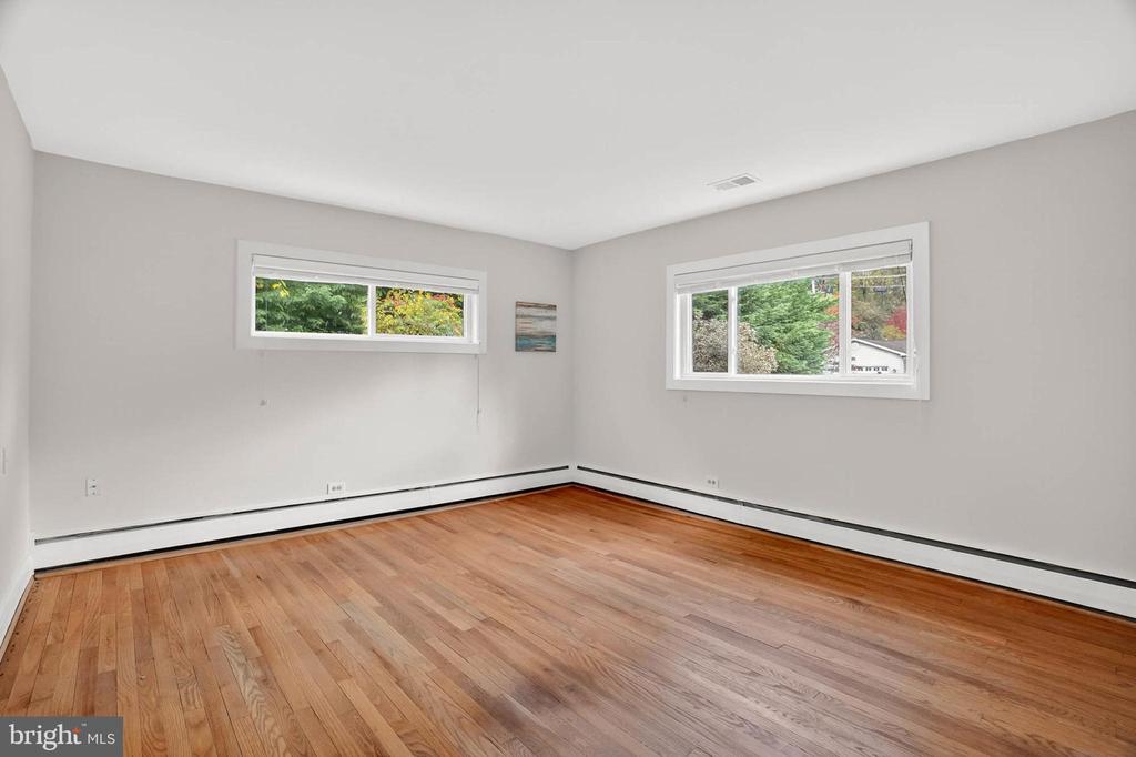 105 GIDDINGS AVENUE