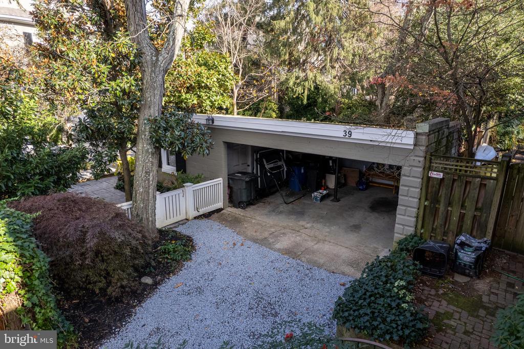 39 SOUTHGATE AVENUE
