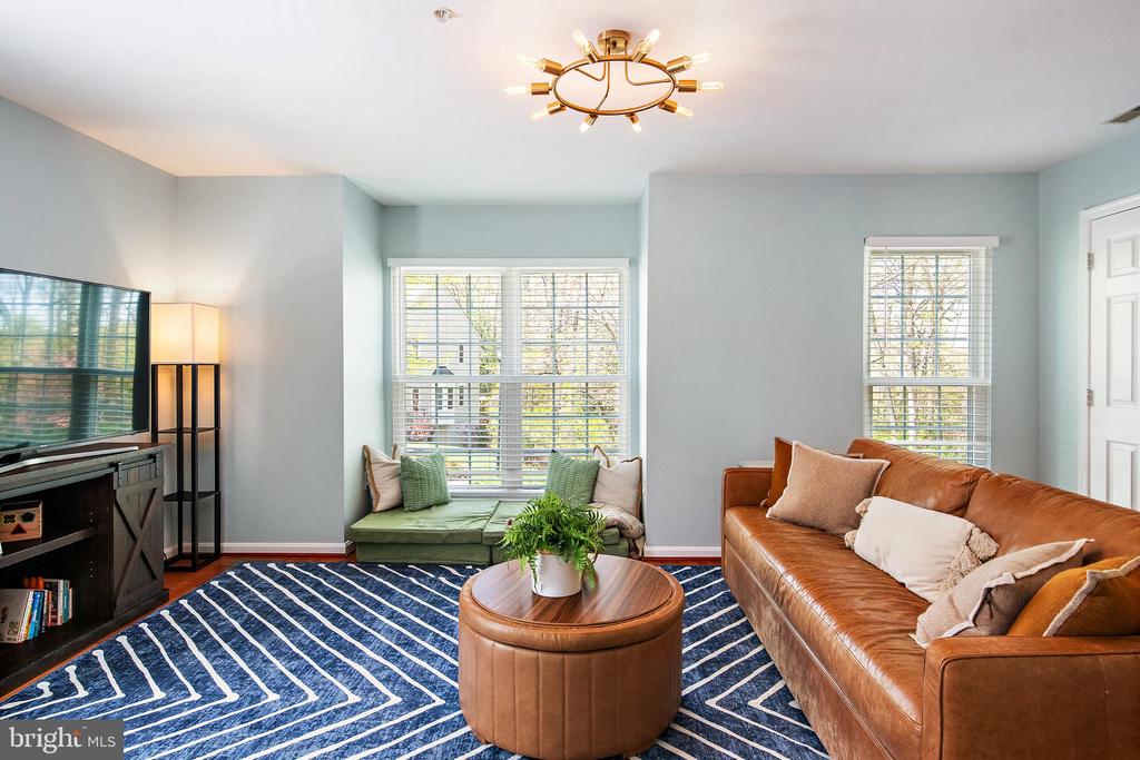 611 BELLERIVE COURT