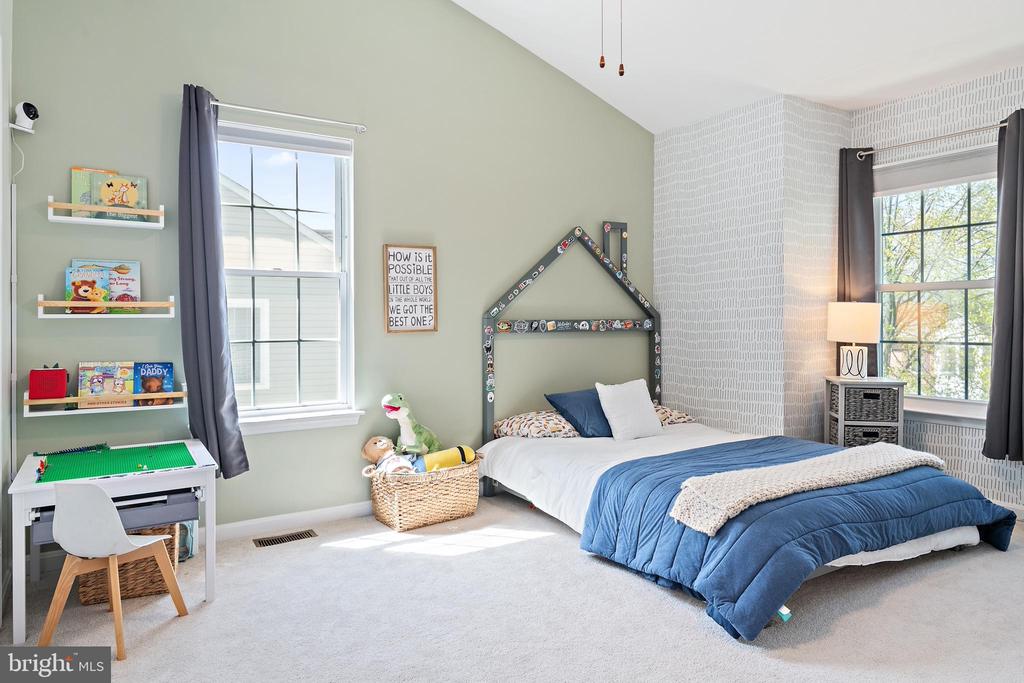 611 BELLERIVE COURT