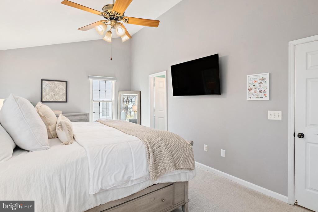 611 BELLERIVE COURT