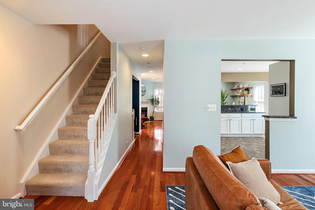 611 BELLERIVE COURT