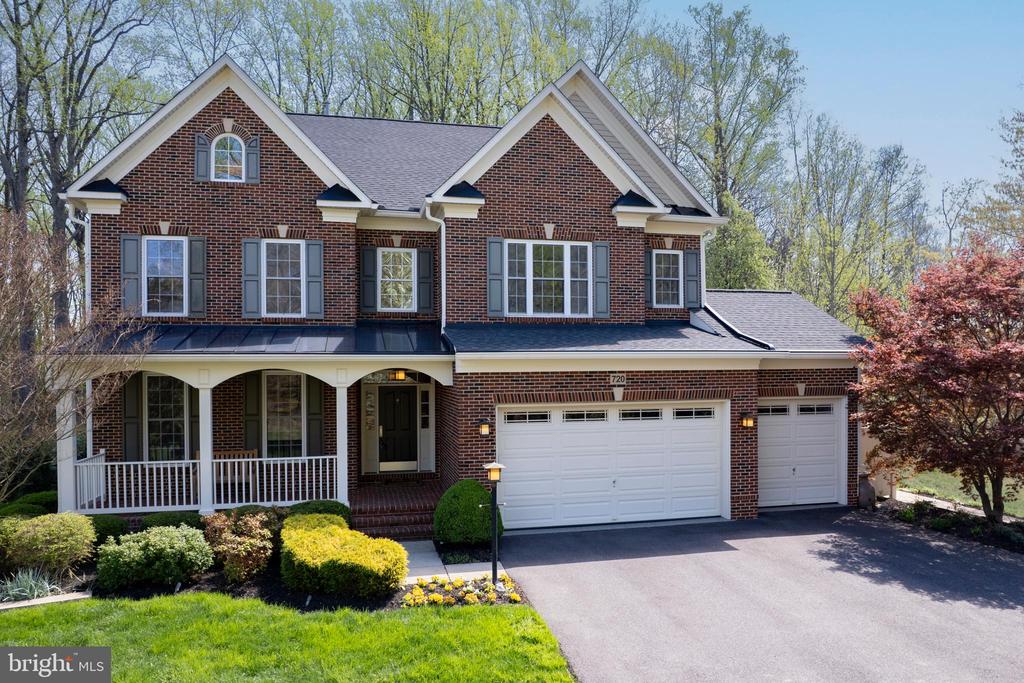 720 FANTAIL COURT
