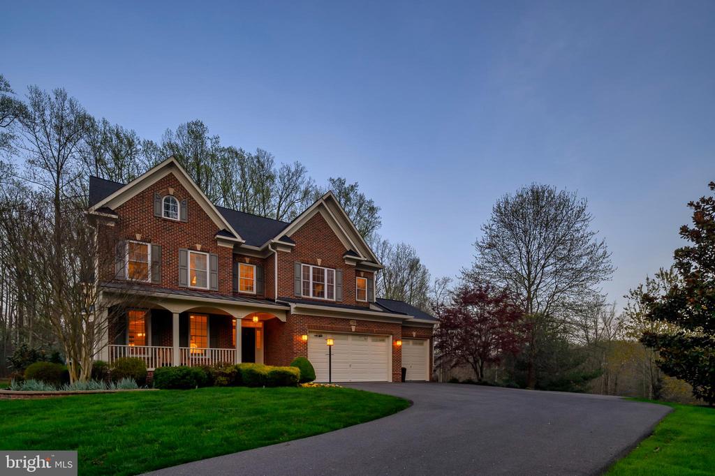 720 FANTAIL COURT