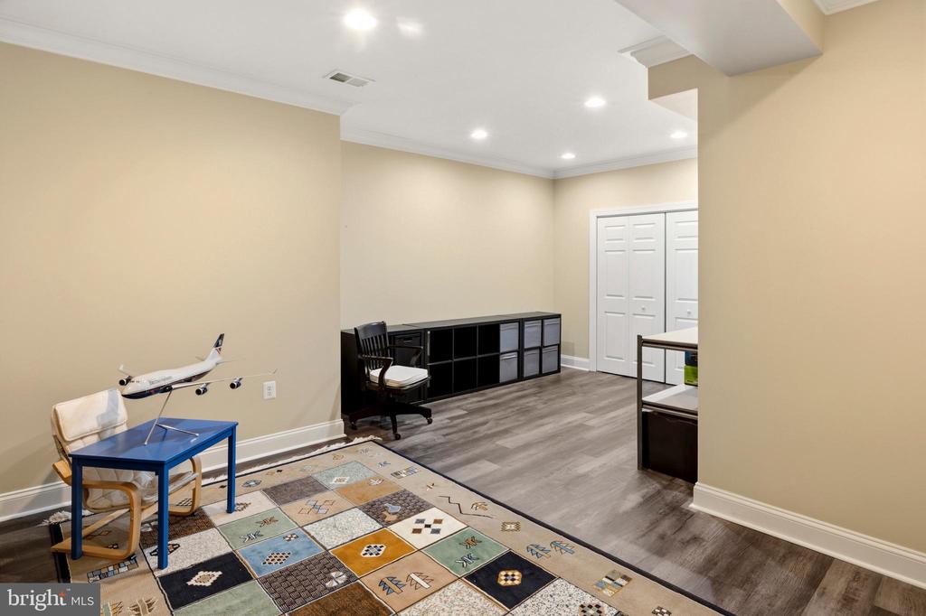 720 FANTAIL COURT