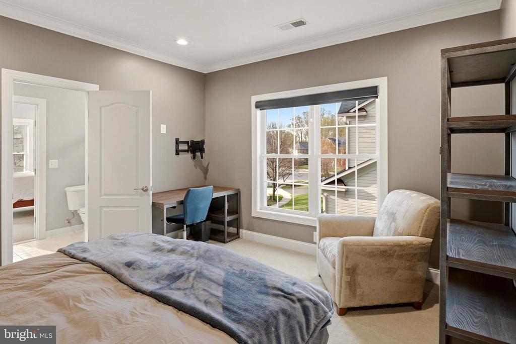 720 FANTAIL COURT