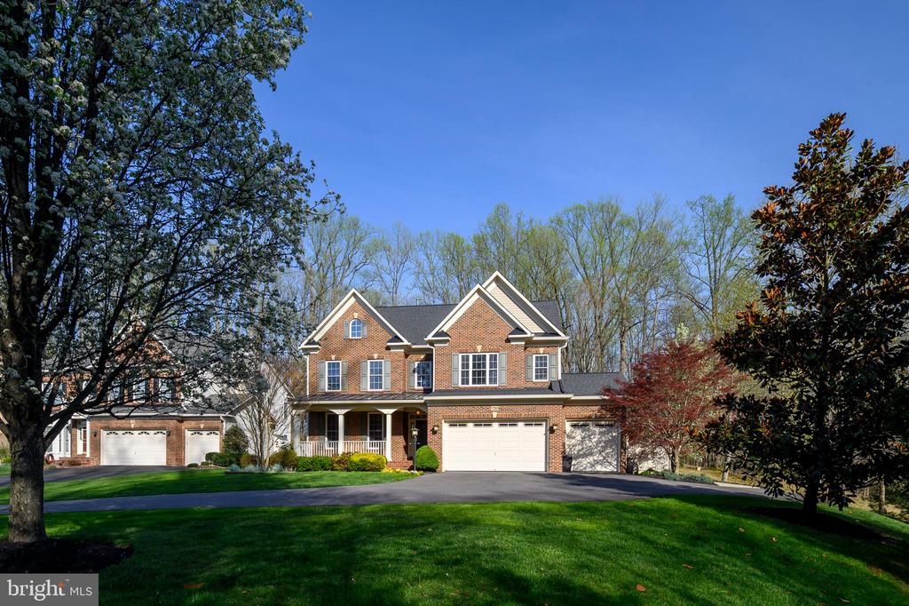 720 FANTAIL COURT