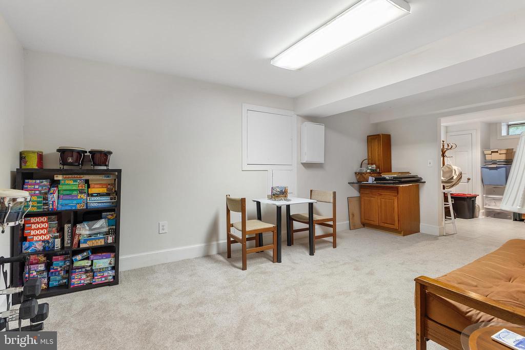 3281 CHRISLAND DRIVE