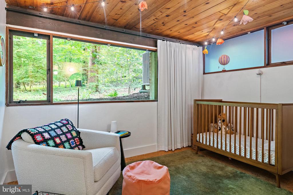 1689 ALICE COURT