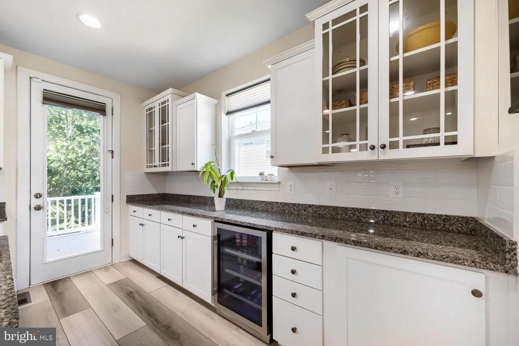 1258 HICKORY HILL CIRCLE