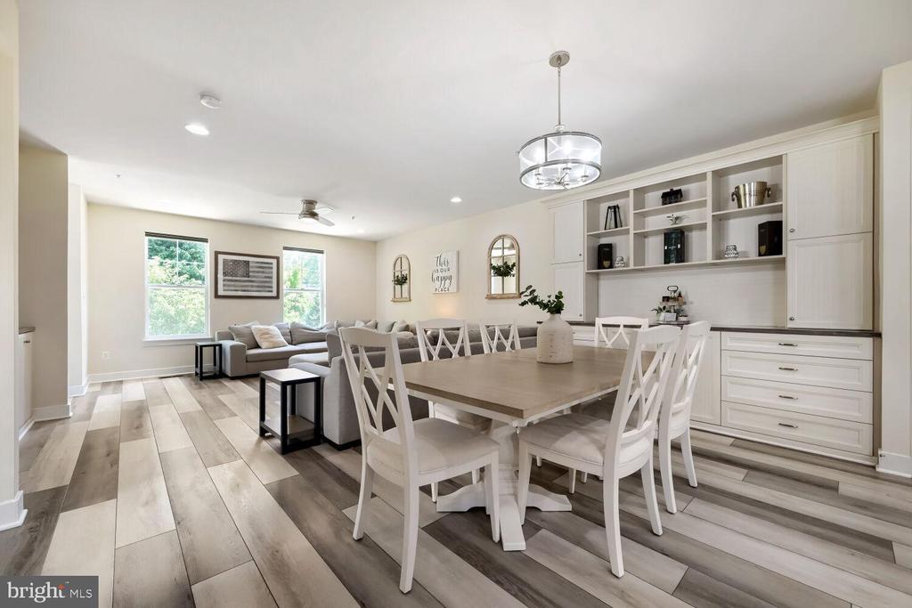 1258 HICKORY HILL CIRCLE