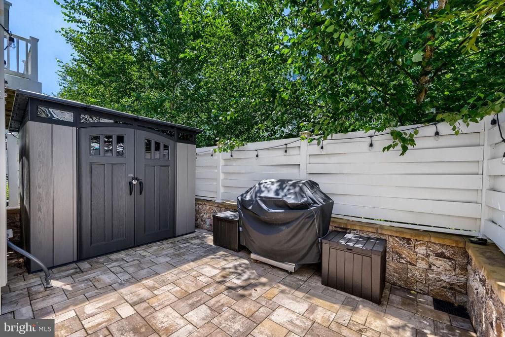1258 HICKORY HILL CIRCLE