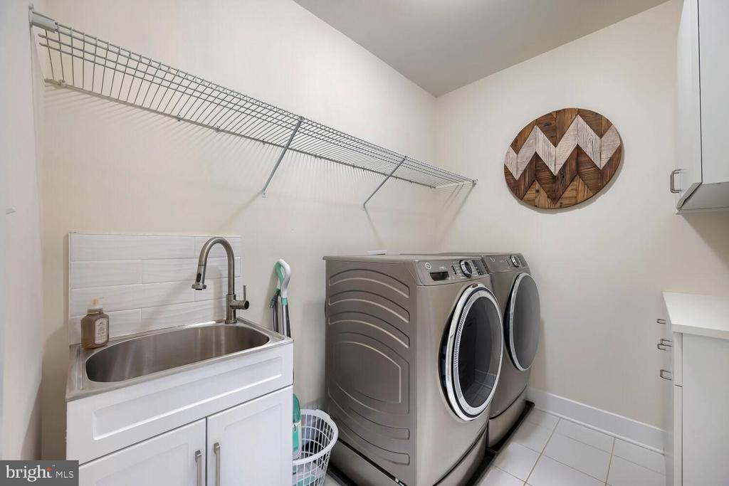 1258 HICKORY HILL CIRCLE